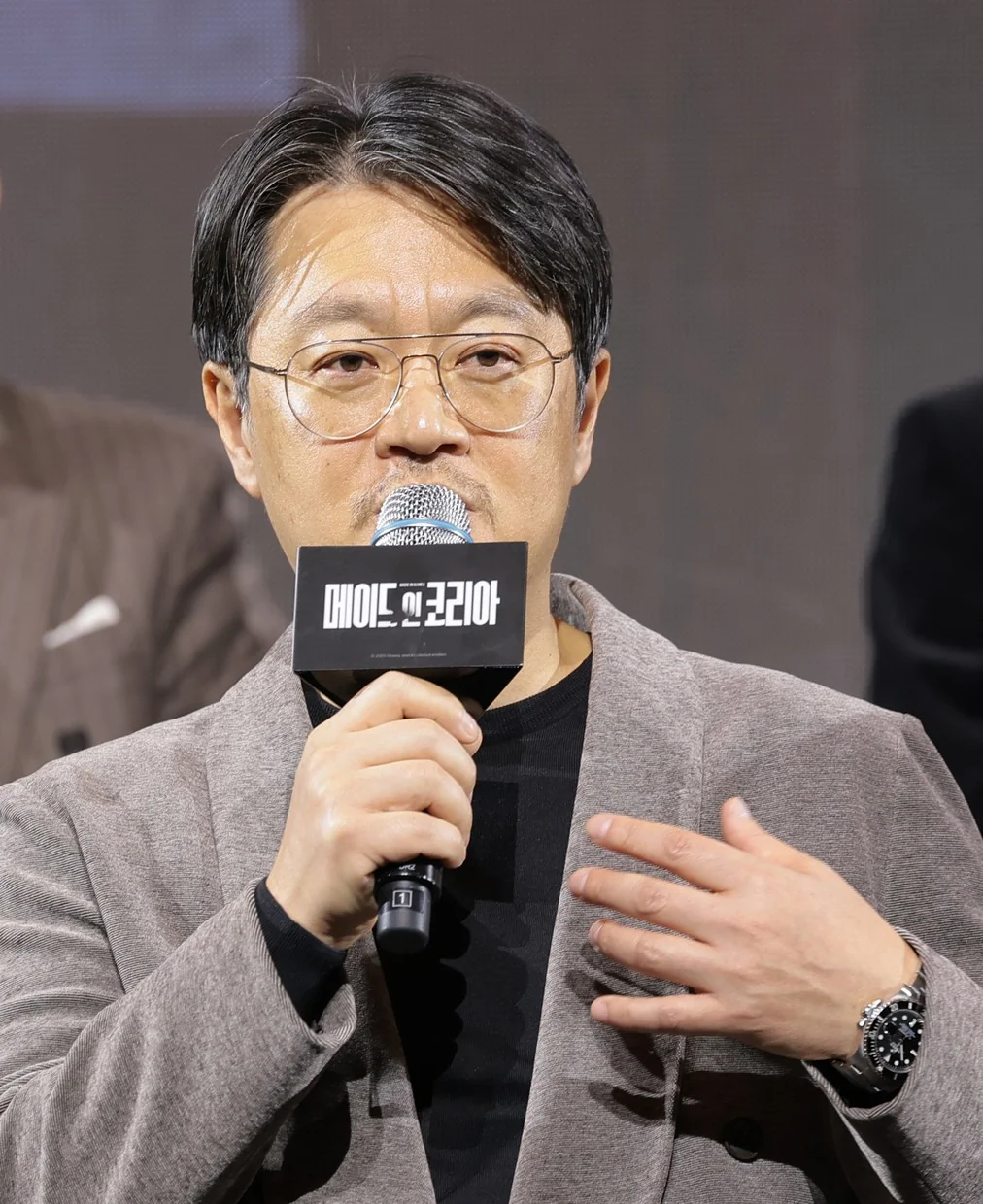 우민호 감독 “시즌1은 애들 싸움, 시즌2는 어른들 싸움” / “메이드 인 코리아2”의 우민호 (사진=뉴스1)