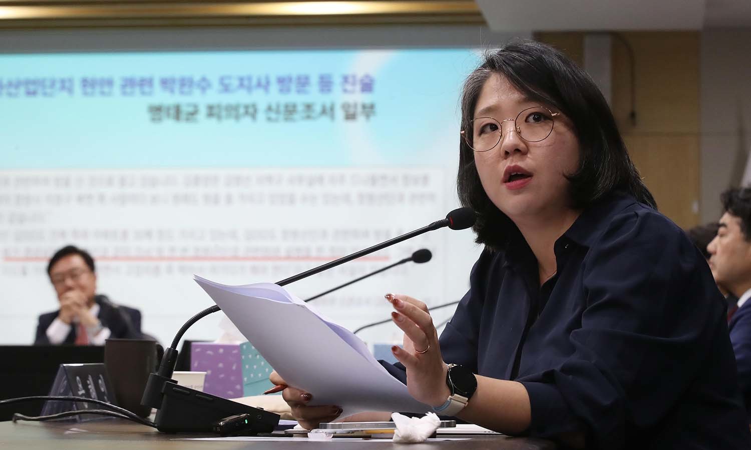 용혜인 성평등가족부 장관 후보자가 장관 임명 후에도 비례대표 국회의원직을 사퇴하지 않고 겸직하겠다는 입장을 내놓자 더불어민주당 내에서 당혹스러운 기류가 감돌고 있다. 2030 세대가 매우 민감하게 여기는 공정과 특권 문제를 재자극할 수 있다는 우려에서다. / 뉴스1