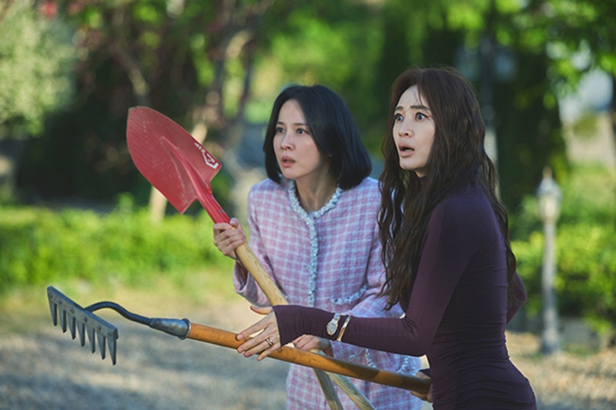 '지금 불륜이 문제가 아닙니다' 스틸컷 / 쿠팡플레이