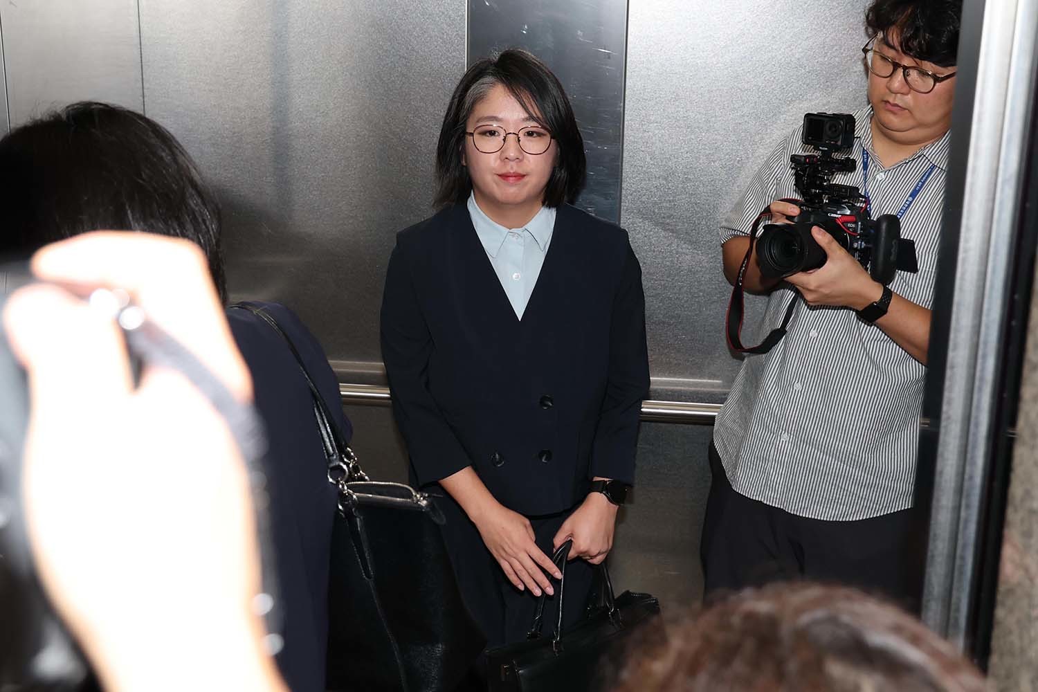 용혜인 성평등가족부 장관 후보자가 2일 오전 서울 서대문구 한국청소년활동진흥원에 마련된 인사청문회 준비사무실로 첫 출근하고 있다. / 뉴스1
