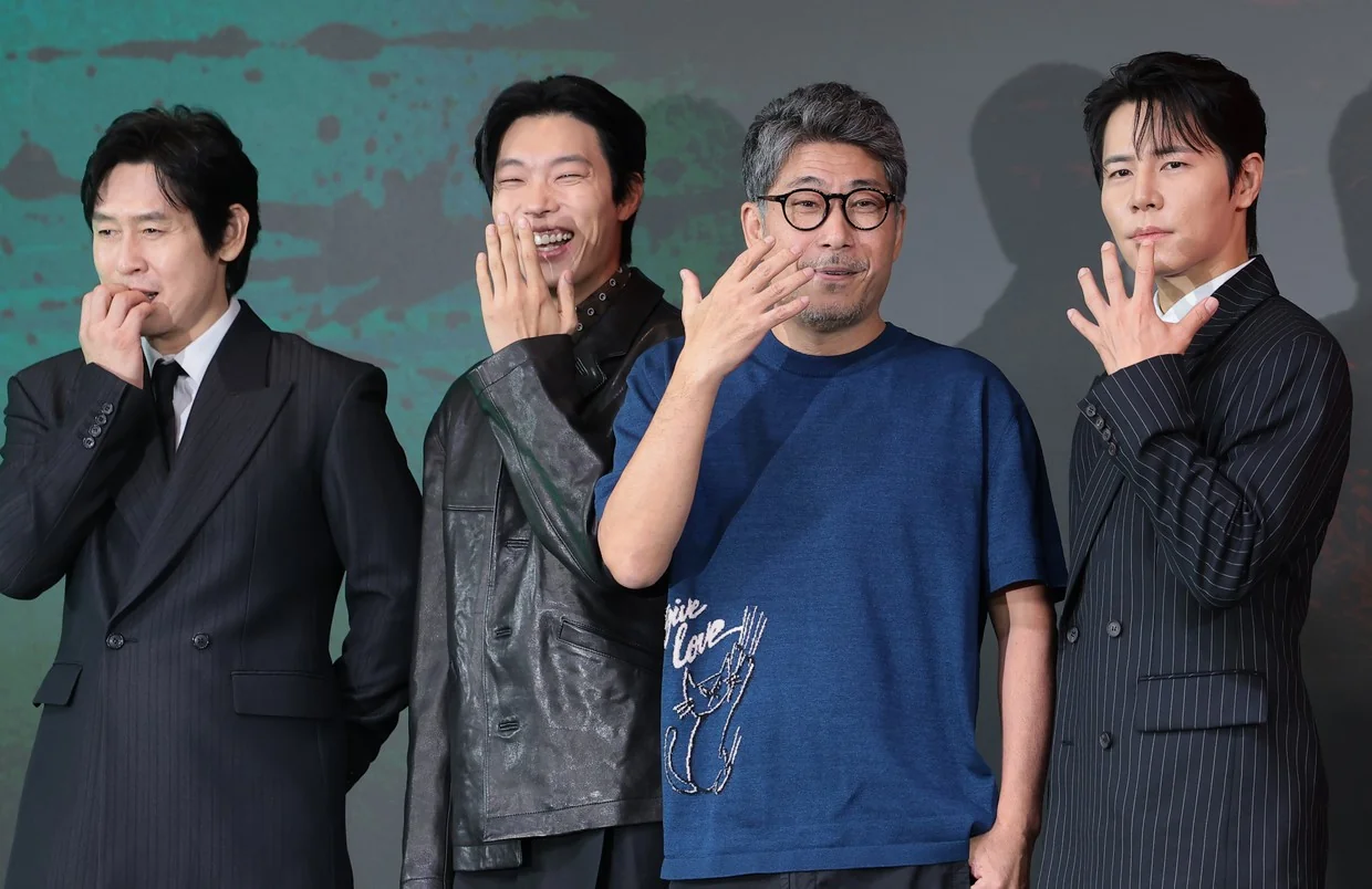 신분 도둑맞은 소설가와 사채업자의 추격전 / ‘들쥐’에서 호흡을 맞춘 류준열·이규형 (사진=뉴스1)