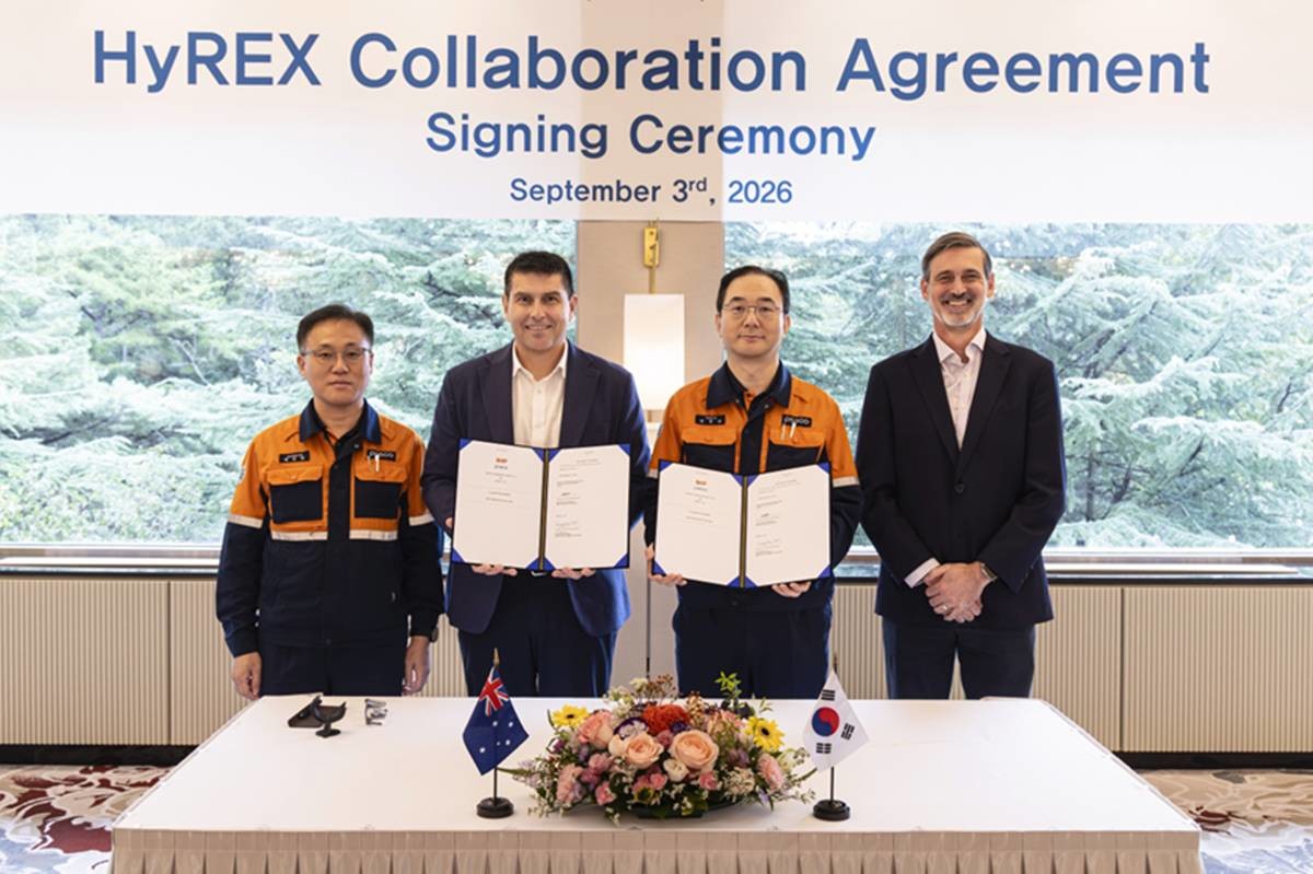 포스코가 3일 호주 BHP사와 수소환원제철 협력 계약(HyREX Collaboration Agreement)를 체결했다. 왼쪽부터 배진찬 포스코 HyREX추진반장, 벤 엘리스(Ben Ellis) BHP 마케팅·지속가능성 부문 총괄(Vice President), 엄경근 포스코 기술연구원장, 스튜어트 페더스 (Stewart Fethers) BHP 기술기획환경 부장(General Manager)/포스코