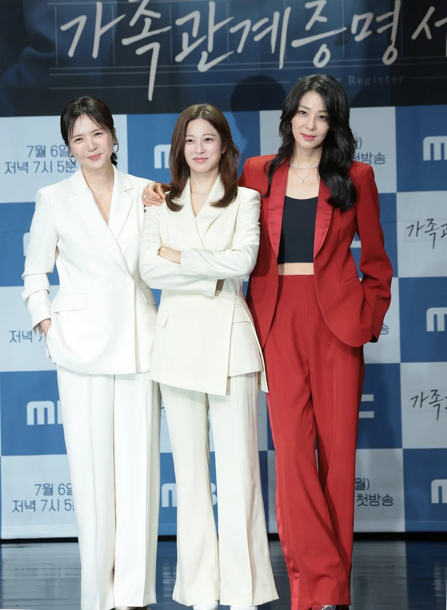 “너나 나가!” 임지은, 한고은 지키는 장면 공개 / ‘가족관계증명서’의 박세영·한고은 (사진=뉴스1)