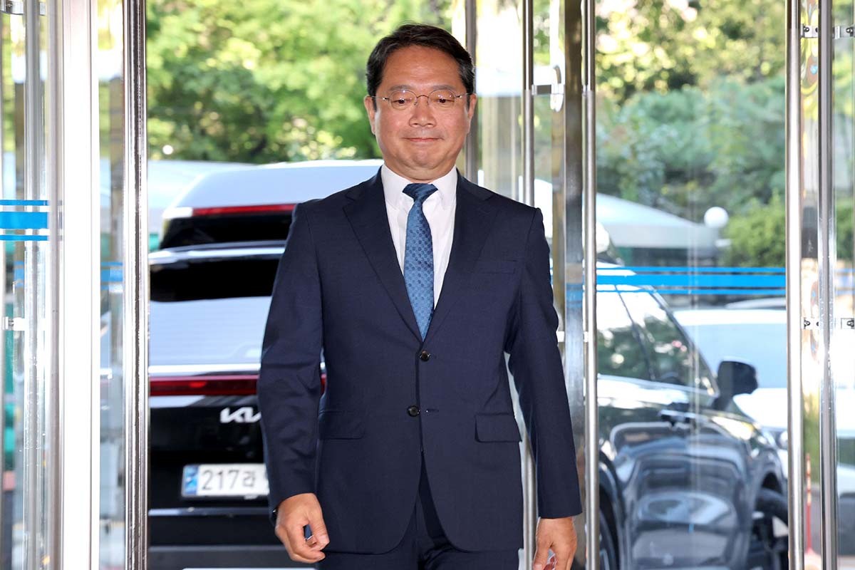 김승원 법무부 장관 후보자가 3일 오전 서울 종로구 적선현대빌딩에 마련된 인사청문회 준비사무실로 출근하고 있다. / 뉴스1