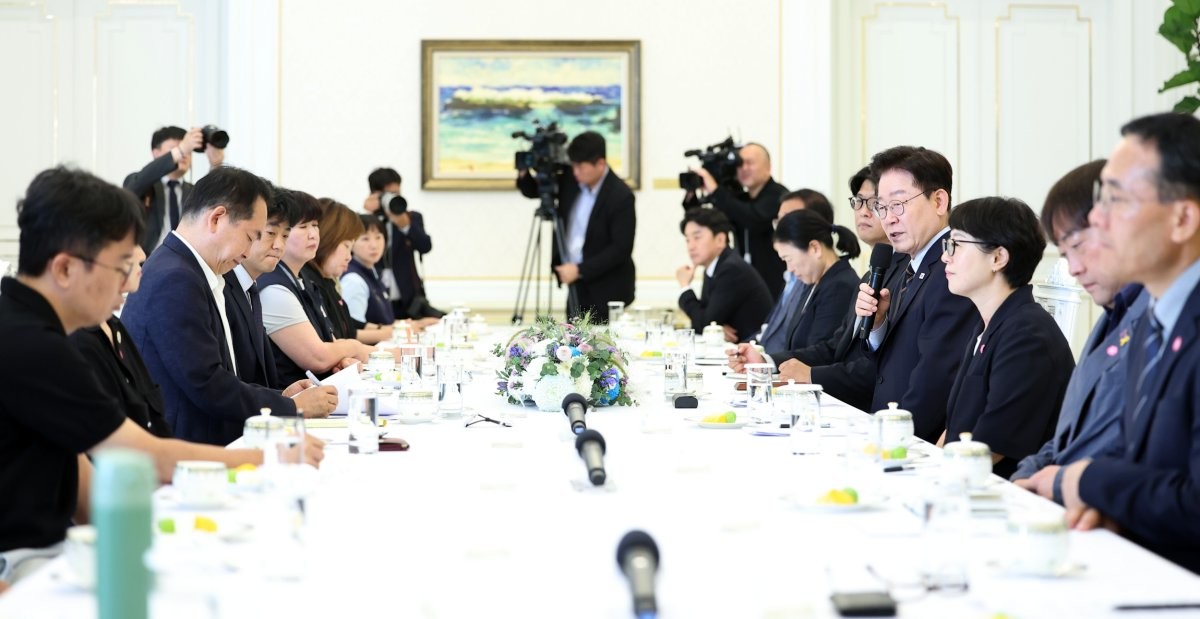 이재명 대통령이 4일 청와대에서 열린 시민사회 초청 간담회에서 발언하고 있는 모습. / 뉴스1
