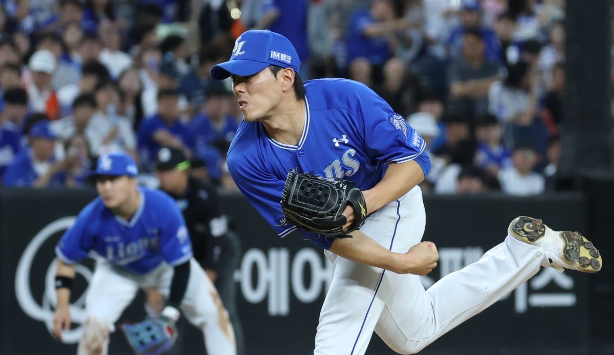 지난 6월 21일 대전 한화생명볼파크에서 열린 2026 신한 SOL KBO리그 삼성 라이온즈와 한화 이글스의 경기에서 삼성 김재윤이 9회말 투구하고 있는 모습. / 뉴스1