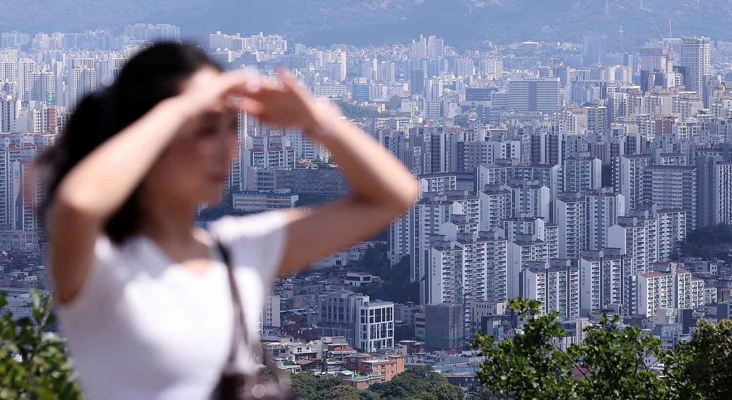 3일 서울 남산에서 아파트 단지가 보이고 있다. / 뉴스1