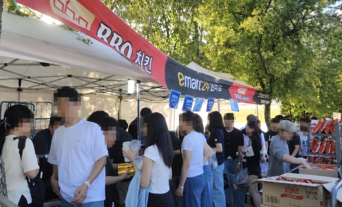 이마트24 불꽃놀이 축제 임시매장 / 이마트24 제공