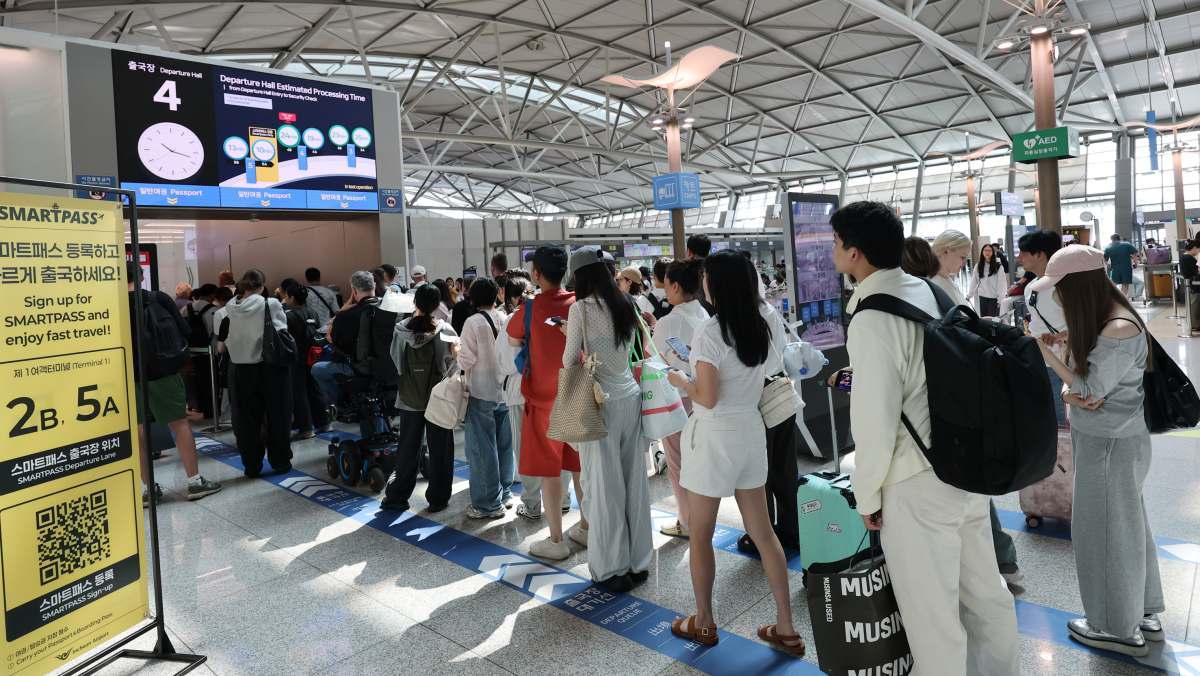45분 권고인데 1시간 20분… 인천공항 입국장 또 몸살