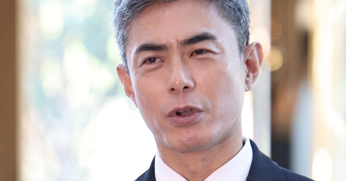 강신철 국방부 장관 후보자가 지난 3일 오전 서울 용산구 국방컨벤션에 마련된 인사청문회 준비 사무실로 첫 출근하며 취재진의 질문에 답하고 있다. / 뉴스1