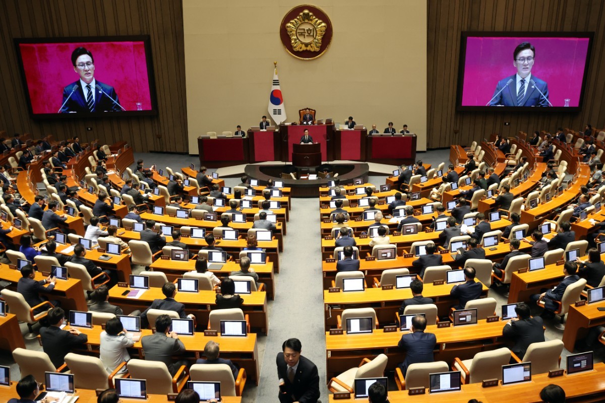 김민석 대표가 7일 오전 서울 여의도 국회에서 열린 제439회국회(정기회) 제3차 본회의에서 교섭단체 대표연설을 하고 있다. / 뉴스1