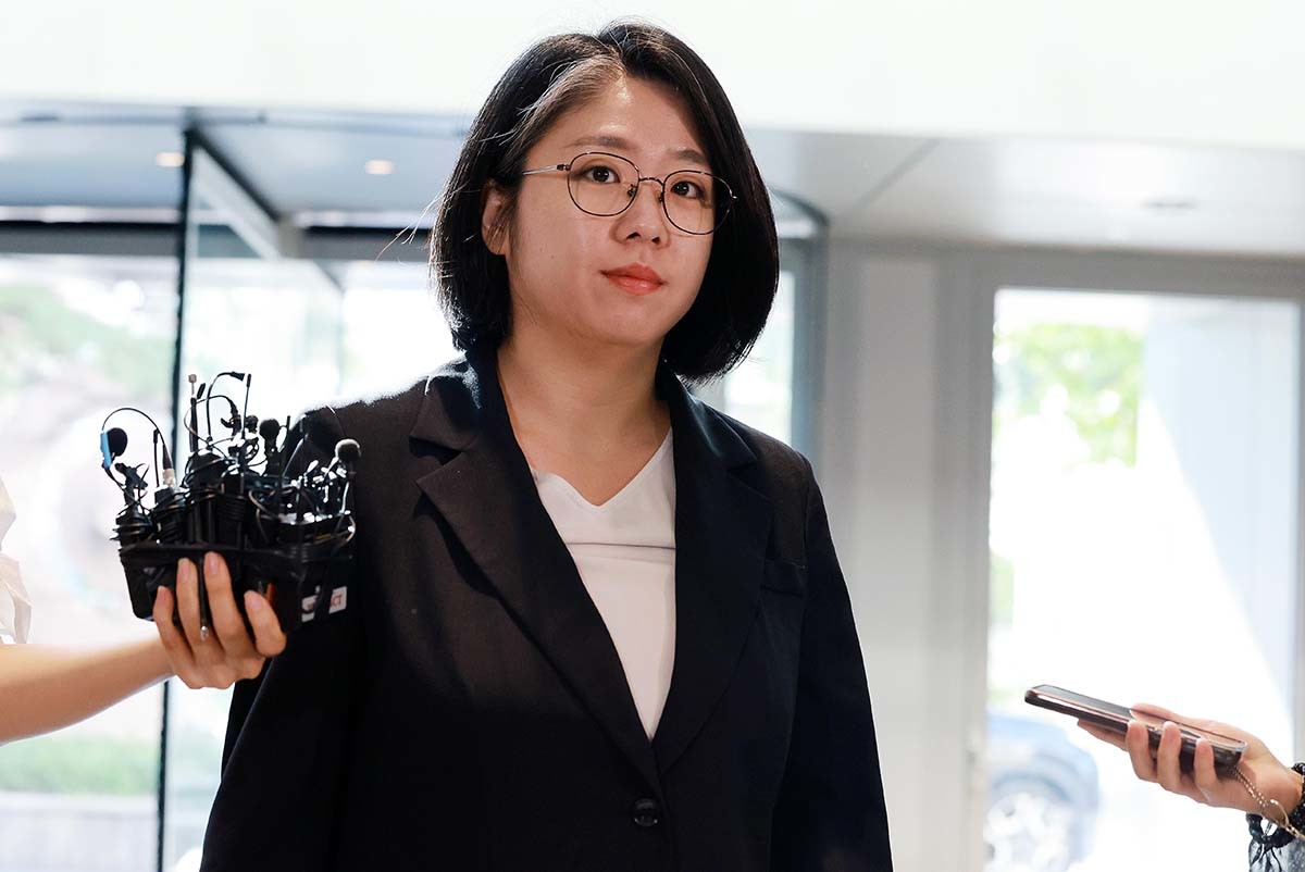 용혜인 성평등가족부 장관 후보자가 7일 서울 서대문구 한국청소년활동진흥원에 마련된 인사청문회 준비 사무실로 출근하고 있다. / 뉴스1