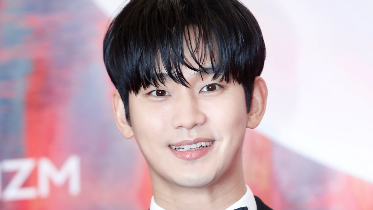'미성년자 그루밍 의혹' 무혐의로 사실상 종결…'복귀 청신호' 김수현 광고 현장 공개 