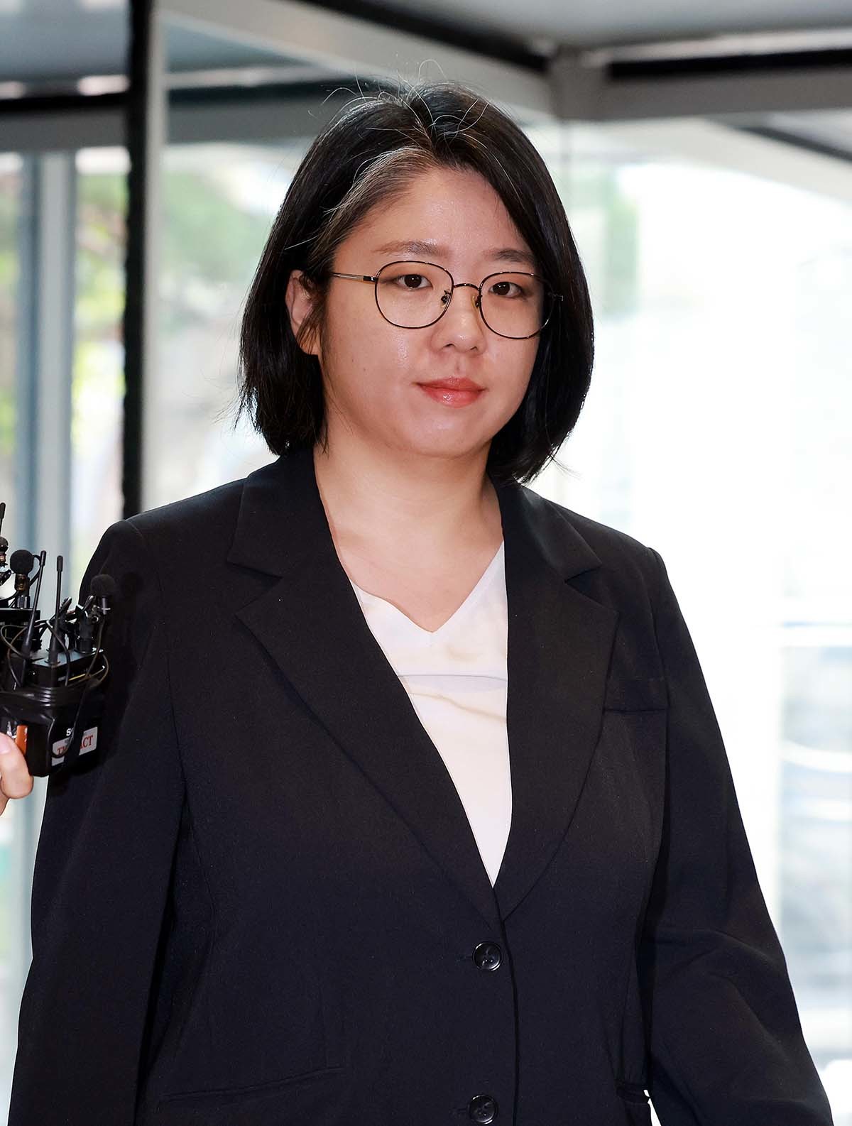 용혜인 성평등가족부 장관 후보자가 7일 서울 서대문구 한국청소년활동진흥원에 마련된 인사청문회 준비 사무실로 출근하고 있다. / 뉴스1