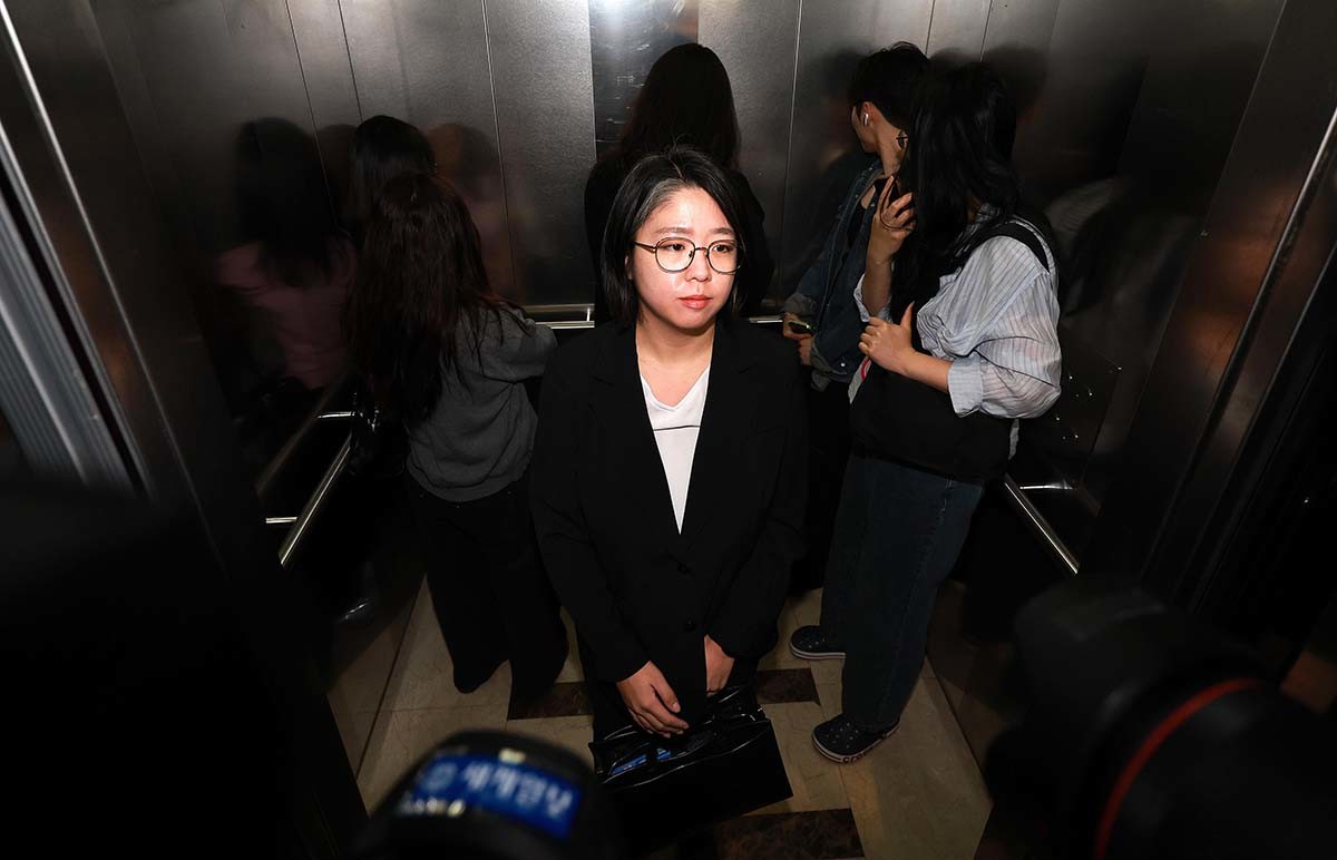 용혜인 성평등가족부 장관 후보자가 7일 서울 서대문구 한국청소년활동진흥원에 마련된 인사청문회 준비 사무실로 출근하고 있다. / 뉴스1