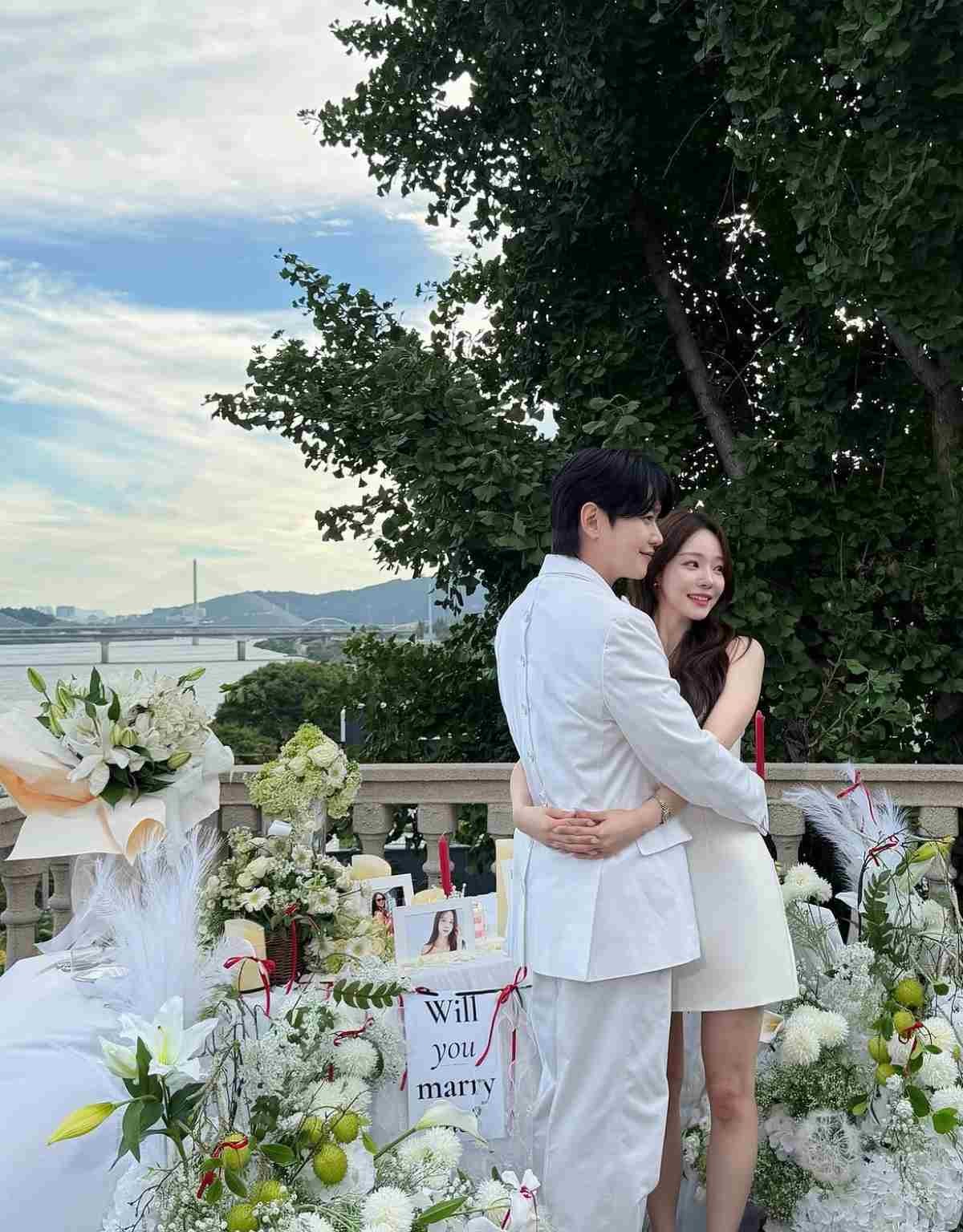 배우 유하진과 강균성 청혼 현장 / 유하진 인스타그램