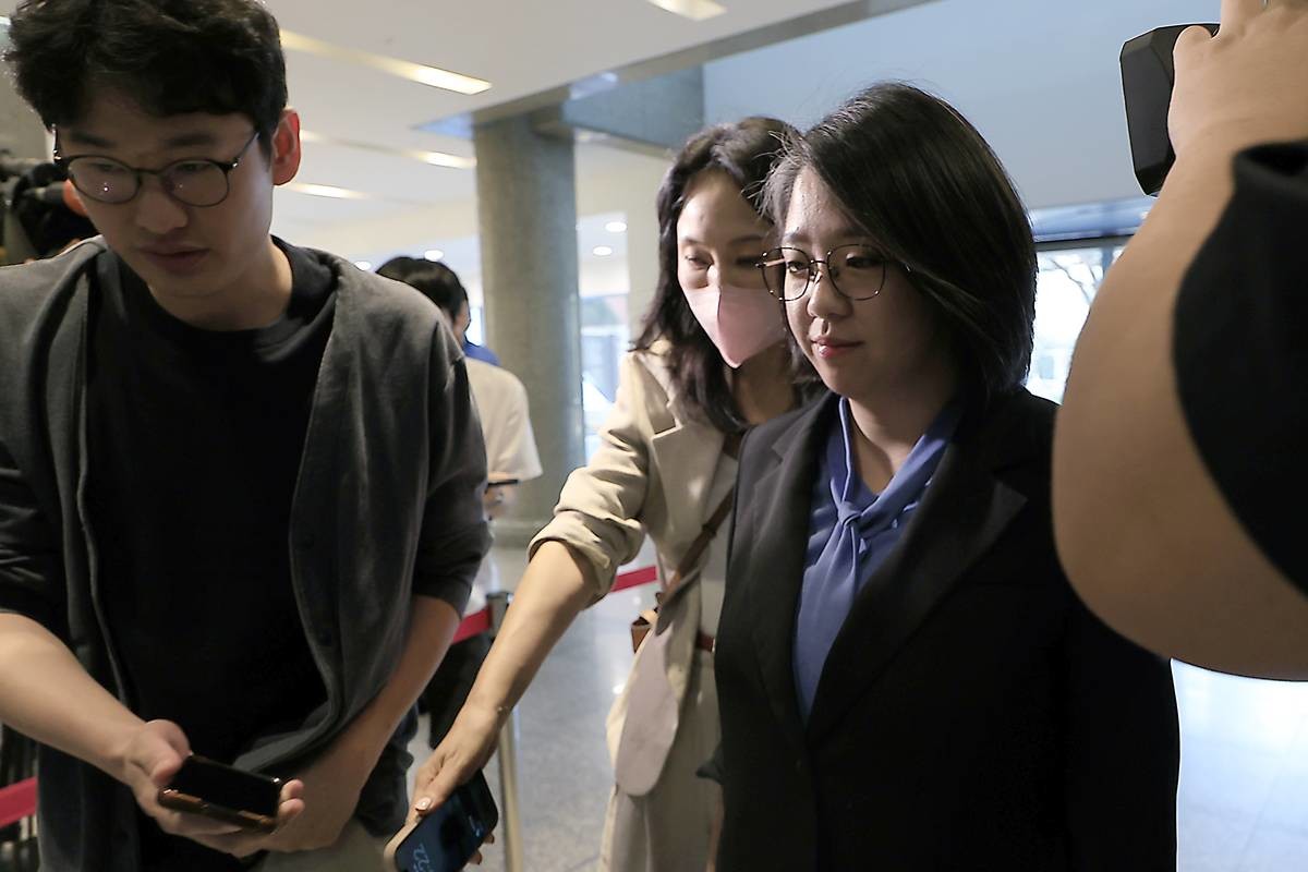 입 다문 채 출근하는 용혜인 후보자 / 뉴스1