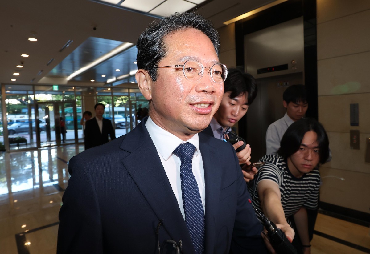 김승원 법무부 장관 후보자가 8일 오전 서울 종로구 적선현대빌딩에 마련된 인사청문회 준비 사무실로 출근하고 있다. / 뉴스1