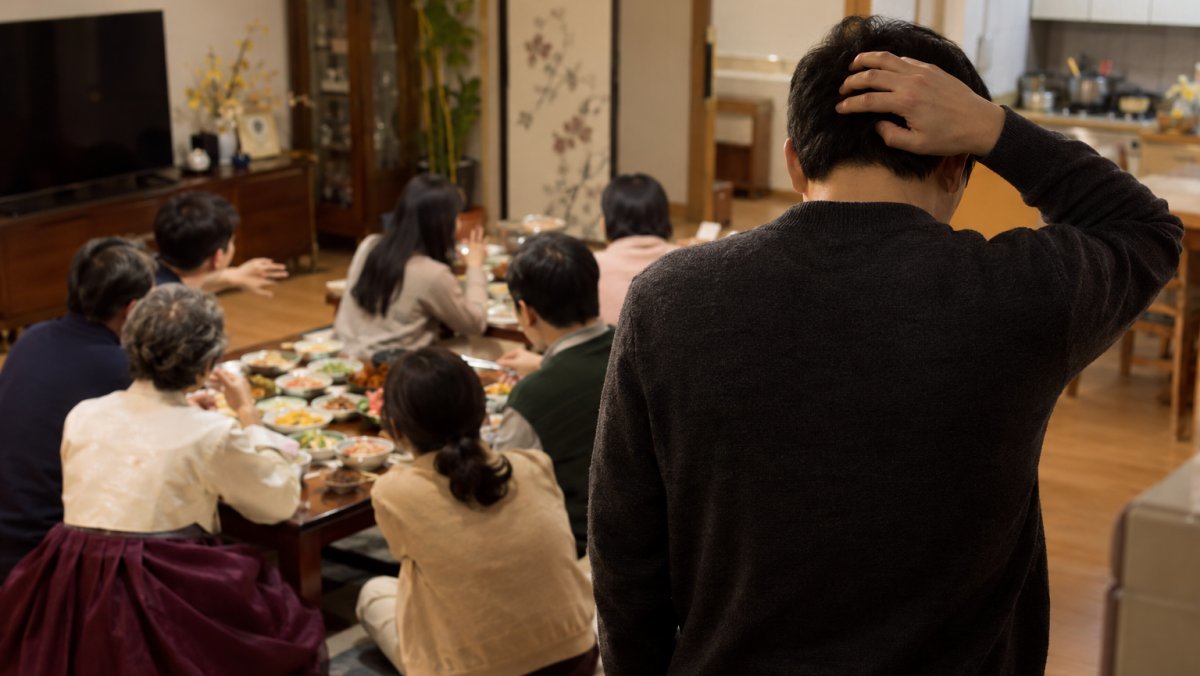 명절에 친척 만나기 싫은 이유…음식 준비보다 더 '피곤한 것' 5가지