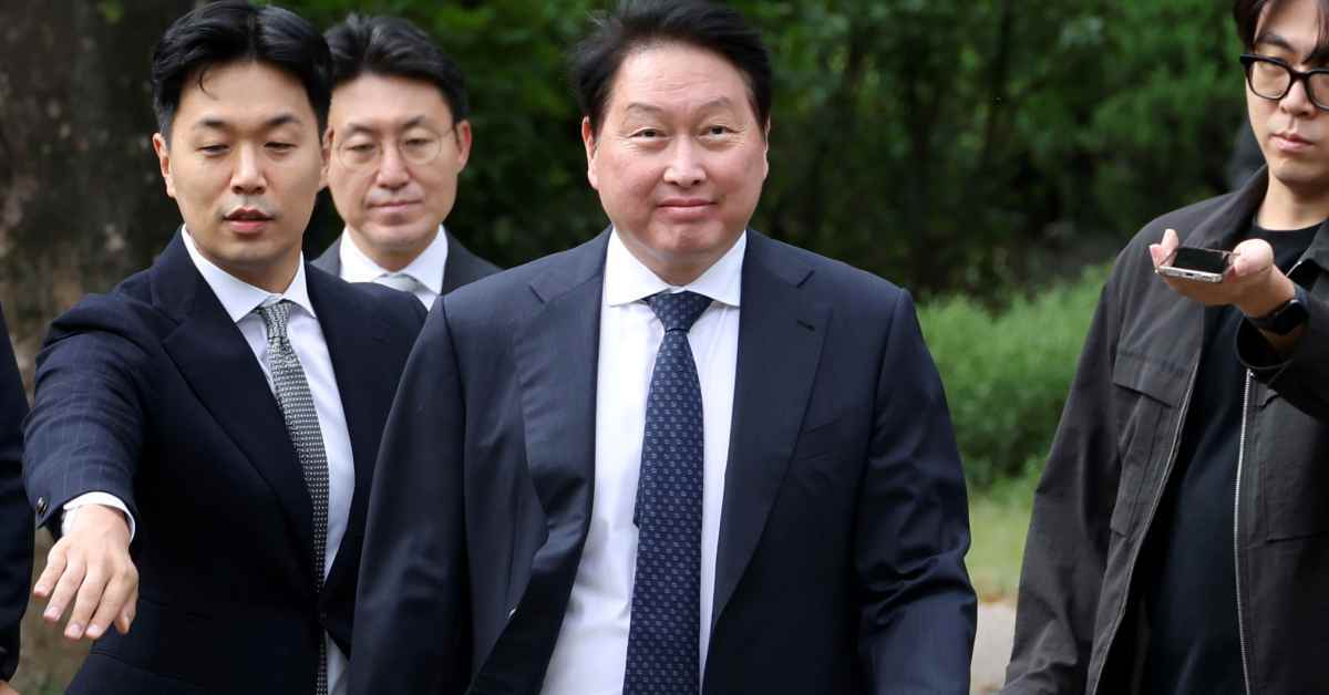 국회 찾은 최태원 회장 “국제 정세 예측 불가…국회가 계속 법과 제도 바꿔줘야”