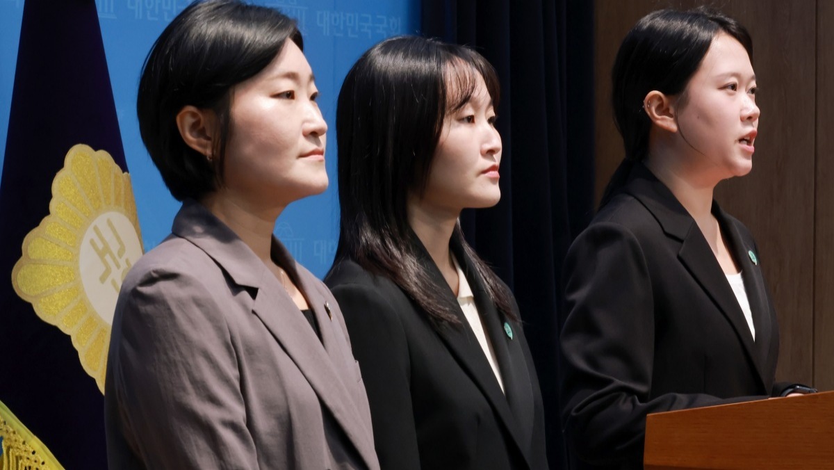 기본소득당, '유령사무실' 논란에 “월세 내느니 현수막 한 장 더 걸려고”