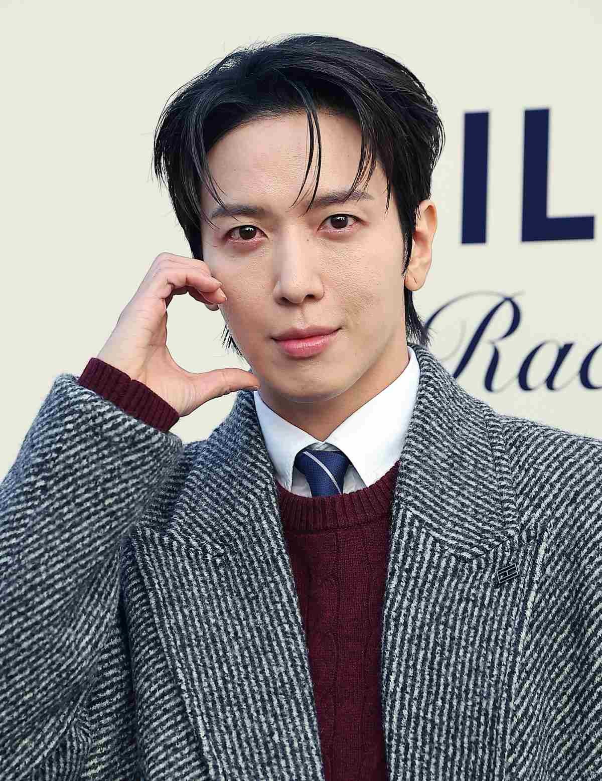 가수 겸 배우 정용화가 지난해 서울 강남구 코엑스에서 열린 더 힐피거 레이싱 클럽 포토월에 참석해 포즈를 취하고 있다. / 뉴스1