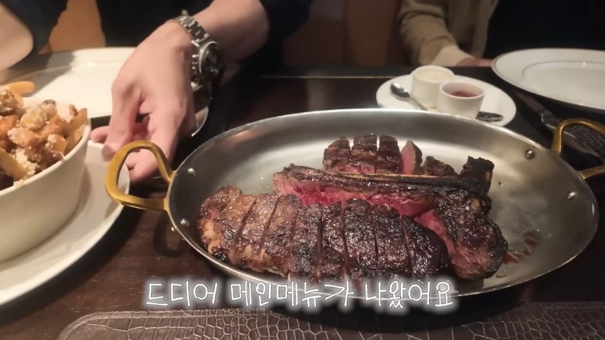 유튜브 '지니이즈백'
