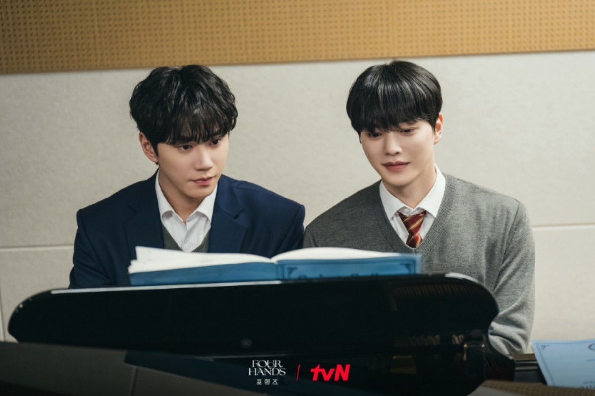 '포핸즈' 투톱, 이준영과 송강. / tvN 제공