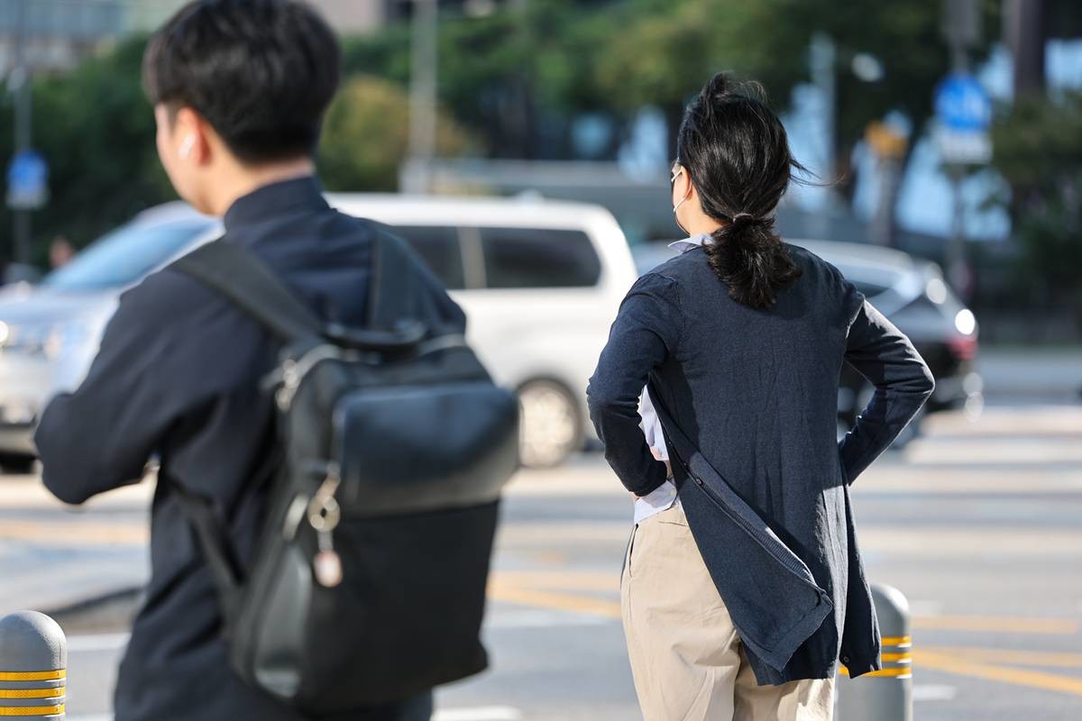 출근길엔 겉옷 필요한 날씨 / 뉴스1