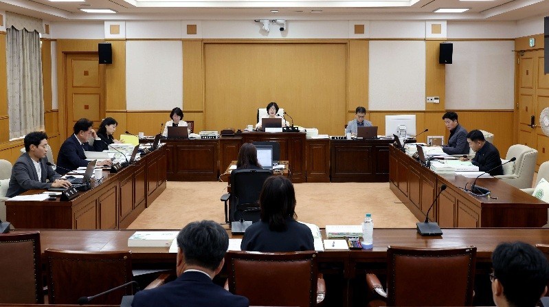 대전시의회 산업건설위원회가 9일 제299회 제1차 정례회 제5차 회의를 열고 2026년도 제2회 추가경정예산안과 기금운용계획변경안을 심사하고 있다. /사진=대전시의회