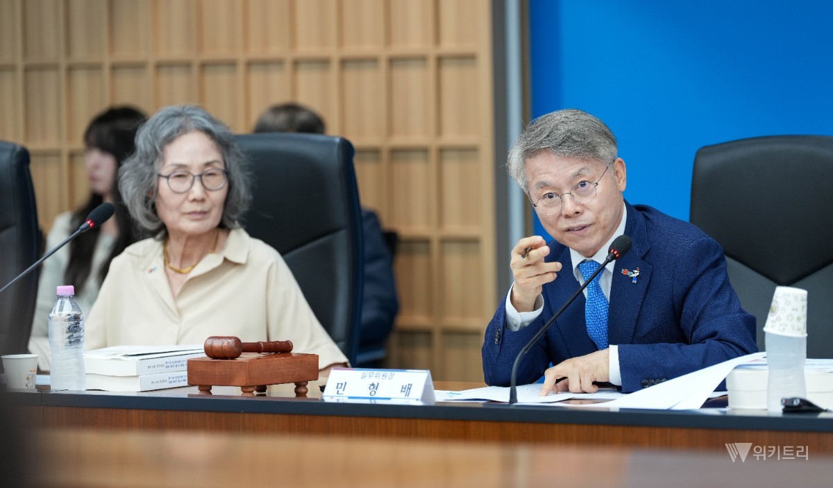 민형배 전남광주통합특별시장이 9일 전남광주통합특별시청 동부청사 나철실에서 열린 ‘제18차 여순사건 실무위원회 회의’에서 실무위원회 회의를 주재하고 있다. / 전남광주통합특별시