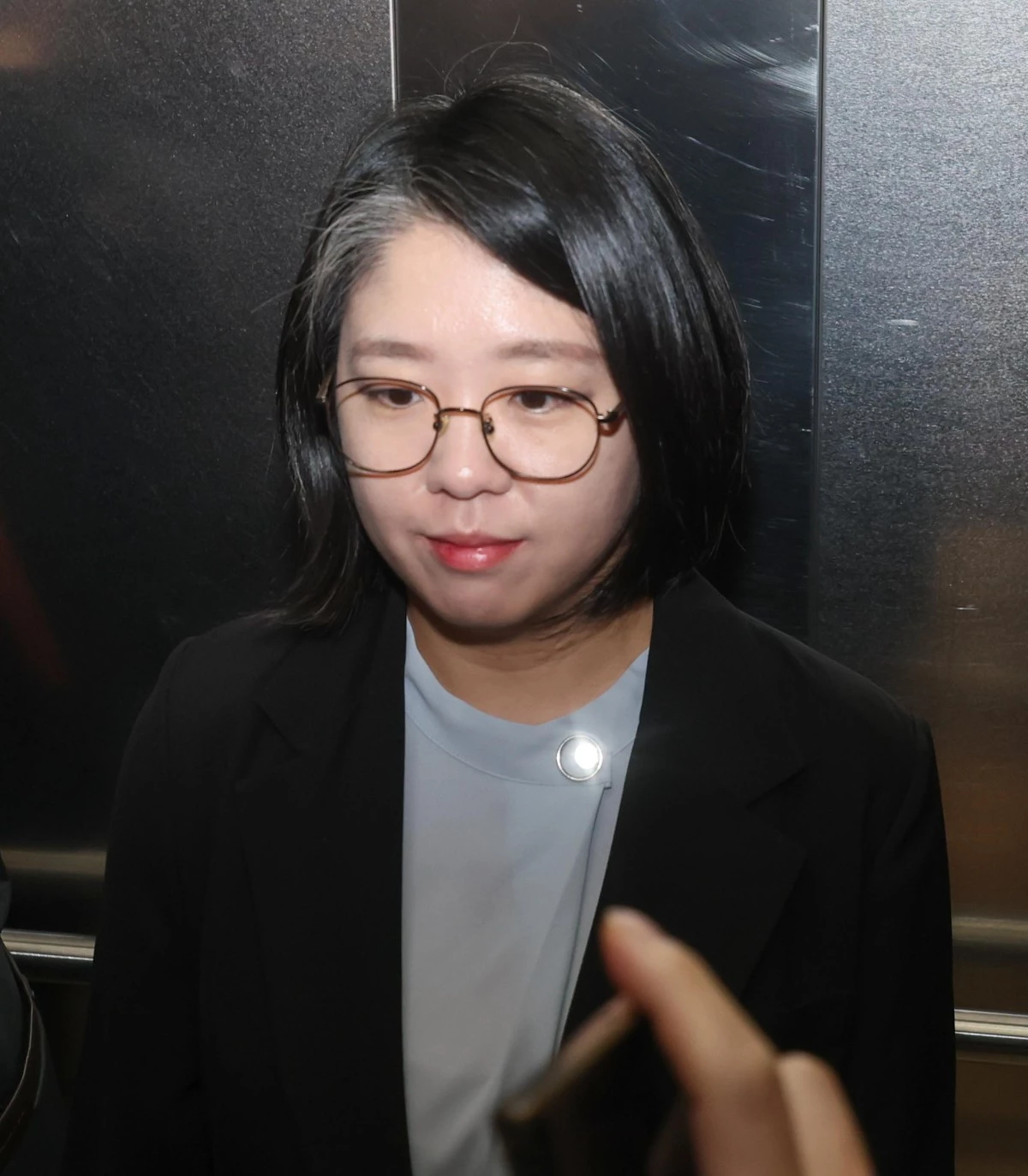 용혜인 성평등가족부 장관 후보자가 11일 오전 서울 서대문구 한국청소년활동진흥원에 마련된 인사청문회 준비 사무실로 출근하고 있다. / 뉴스1 (공동취재)