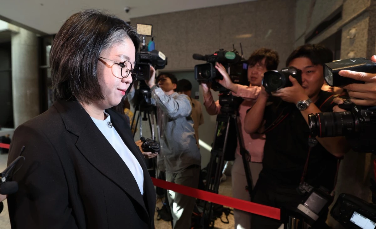 용혜인 성평등가족부 장관 후보자가 11일 오전 서울 서대문구 한국청소년활동진흥원에 마련된 인사청문회 준비 사무실로 출근하고 있다. / 뉴스1