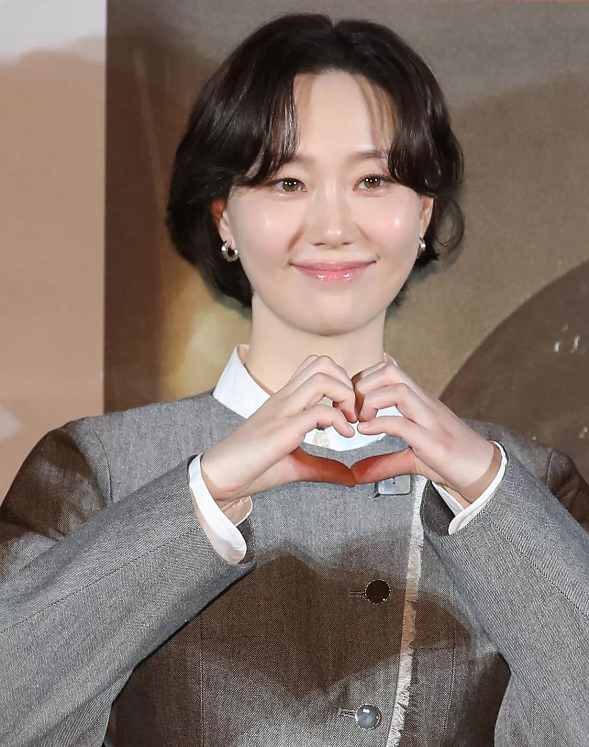 배우 이유영이 2024년 11월 8일 서울 용산구 CGV 용산아이파크몰에서 열린 영화 '소방관'(감독 곽경택) 제작보고회에서 포즈를 취하고 있다. / 뉴스1
