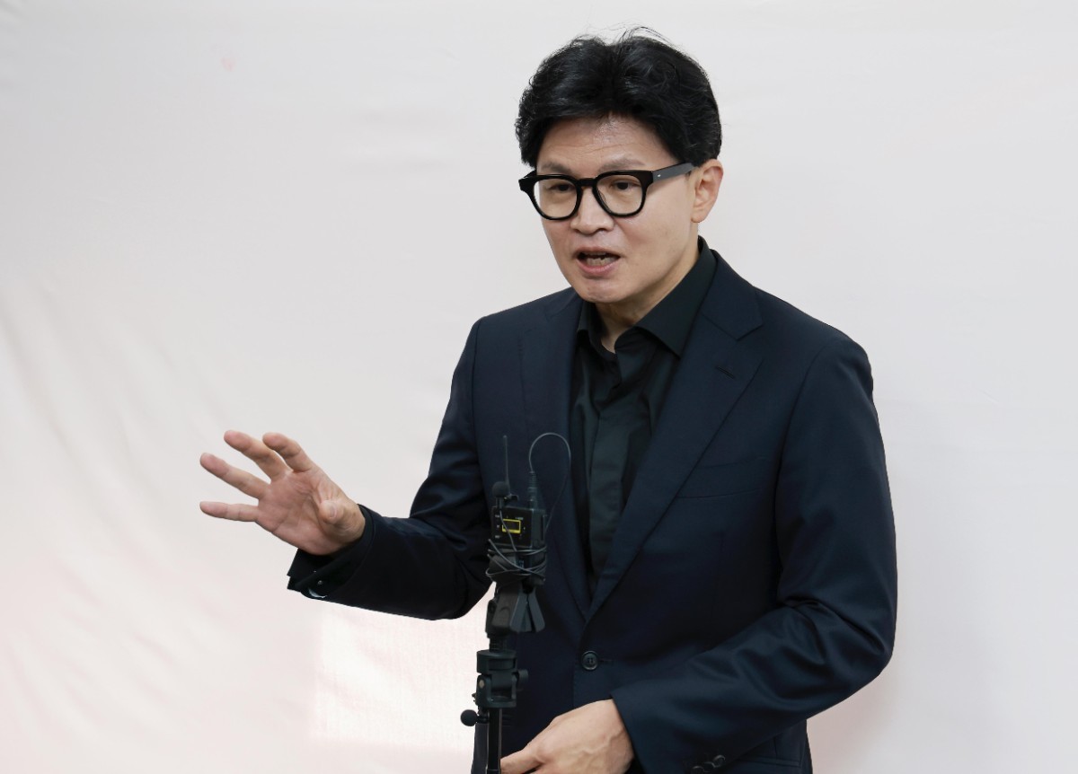 한동훈 무소속 의원이 11일 오전 서울 여의도 국회 의원회관에서 열린 김승원 법무부 장관 후보의 '신약 임상시험 청탁' 의혹과 관련한 제넨셀·세종메디칼 주가조작 피해자들 기자회견에 참석해 발언하고 있다. / 뉴스1 (공동취재)