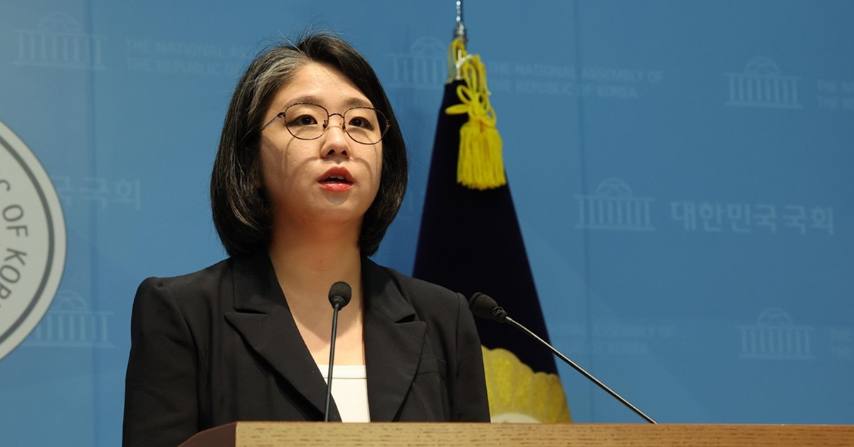 용혜인 성평등가족부 장관 후보자가 13일 서울 여의도 국회 소통관에서 입장 발표 기자회견을 하고 있다. / 뉴스1