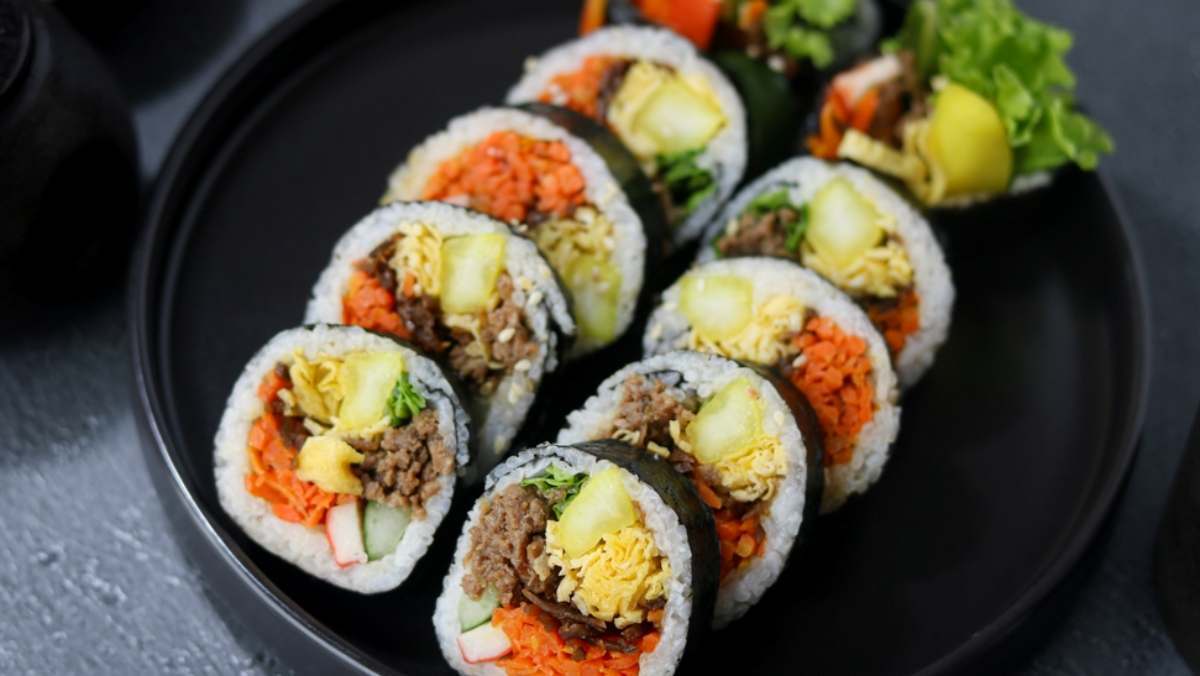 “김천은 김밥천국”… 축제 인기에 김천역 앞 '김밥거리' 만든다