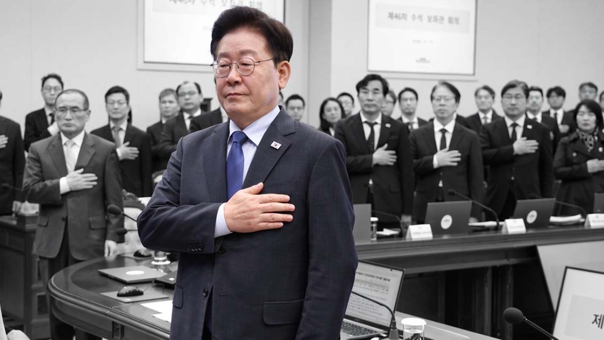 이 대통령 지지율 하락 속도... 전문가마저 “잘 나타났던 현상 아냐” 놀란 이유