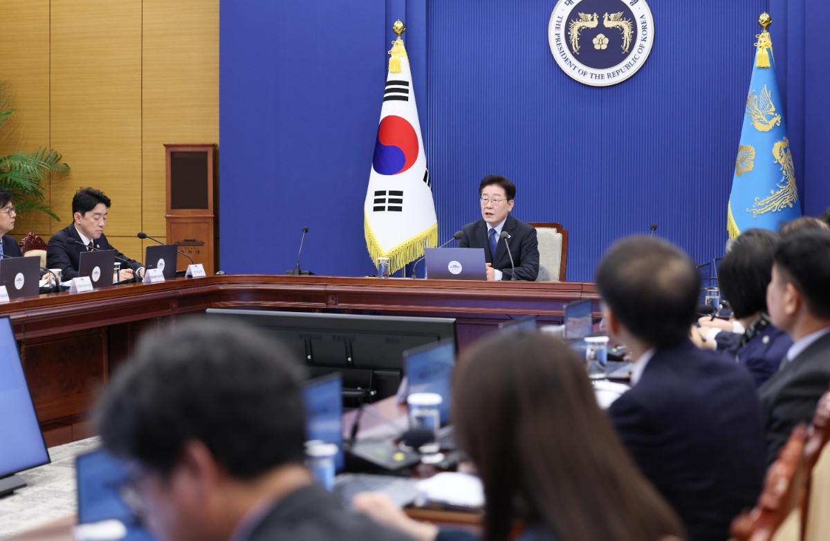 이재명 대통령이 11일 청와대에서 열린 수석보좌관회의에서 발언하고 있다. / 뉴스1