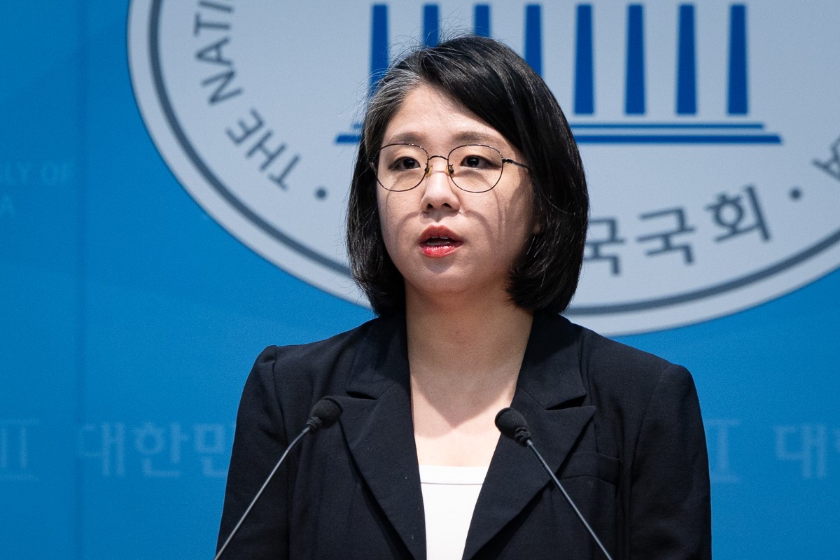 성평등가족부 장관 후보직 사퇴 발표하는 용혜인 / 뉴스1