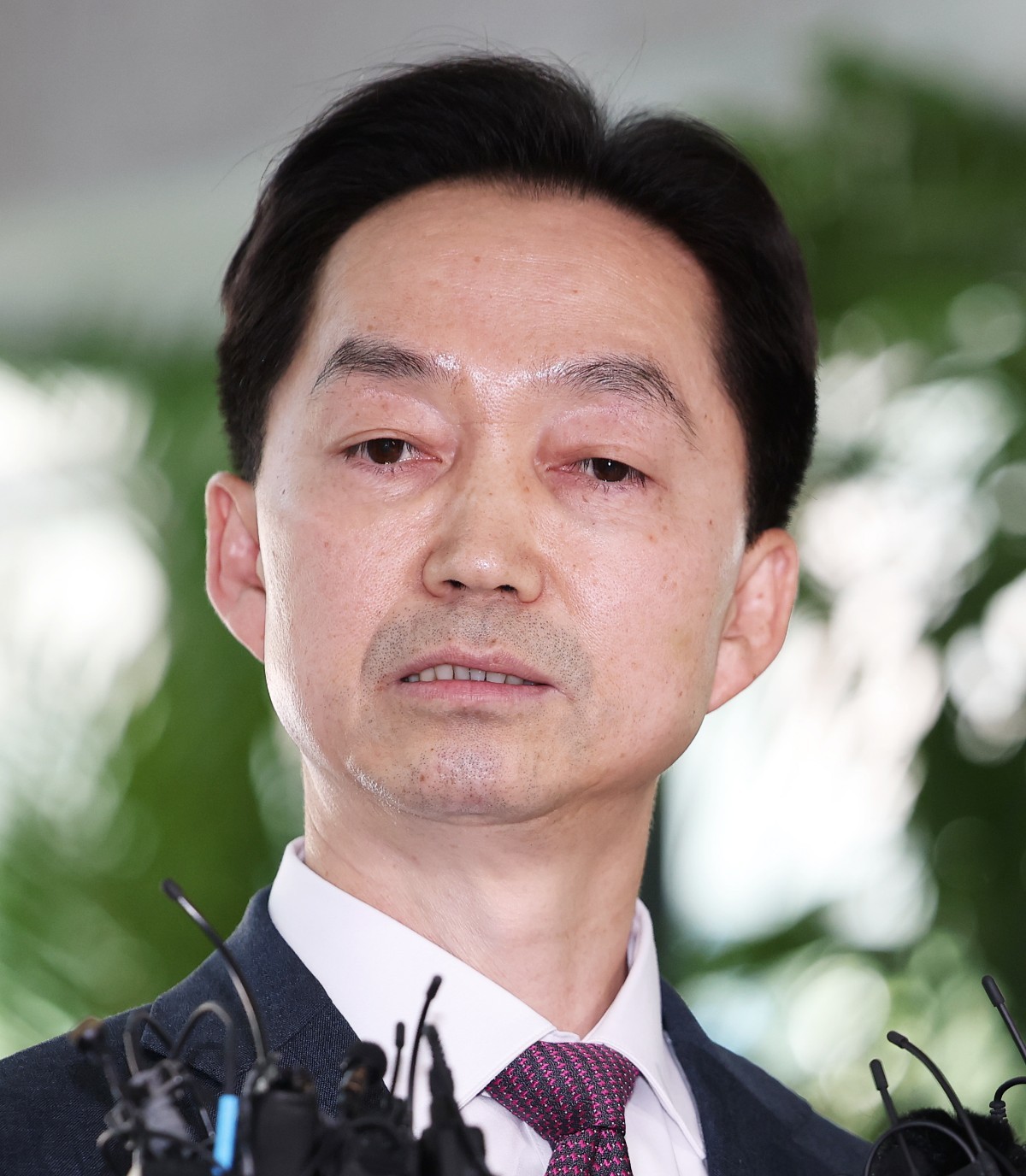 김지용 중대범죄수사청장 후보자가 지난 8일 오후 서울 종로구 정부서울청사 창성동 별관에 마련된 인사청문회 준비단 사무실로 첫 출근하며 소감을 밝히고 있다. / 뉴스1