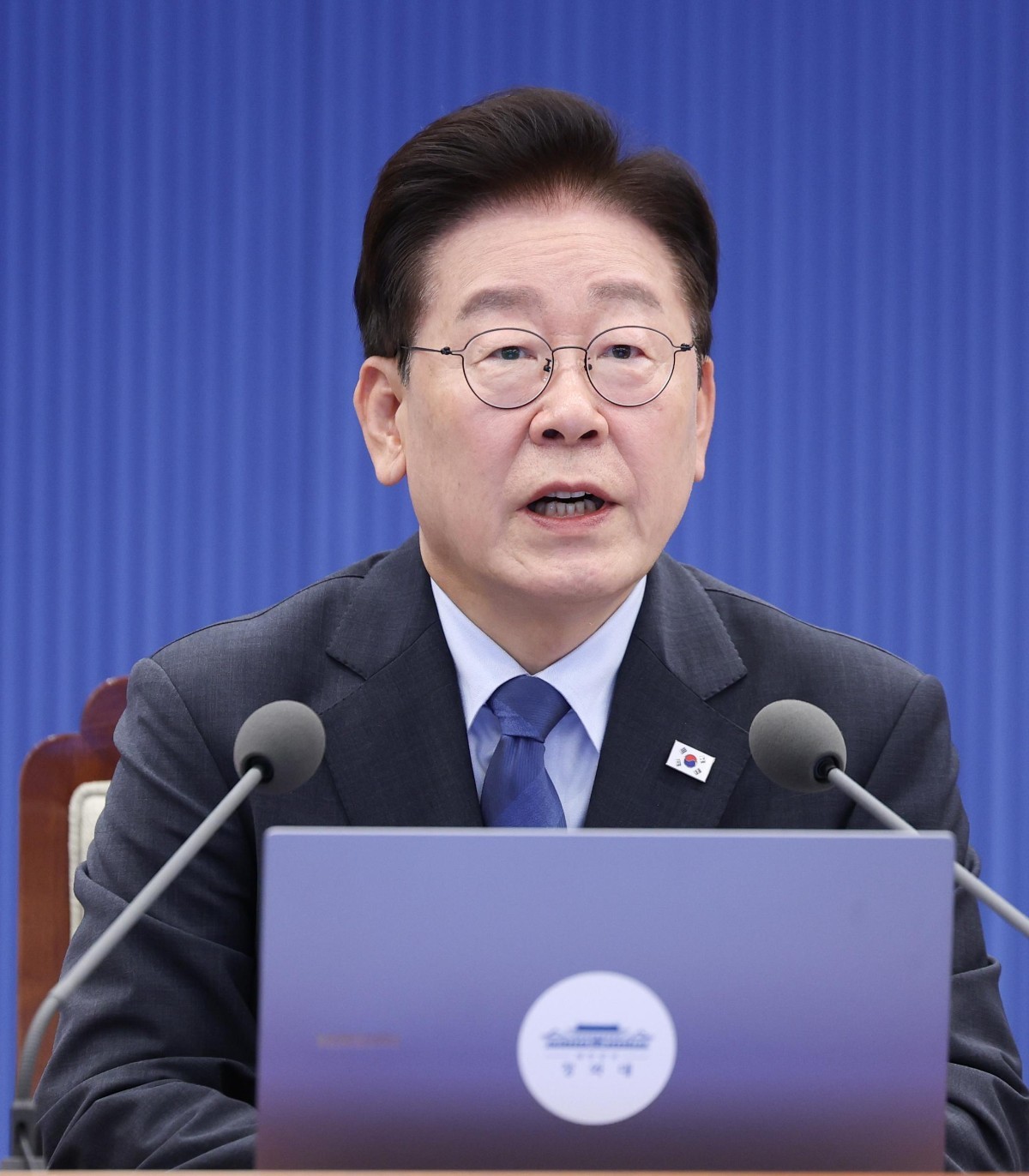 이재명 대통령이 11일 청와대에서 열린 수석보좌관회의에서 발언하고 있다. / 뉴스1