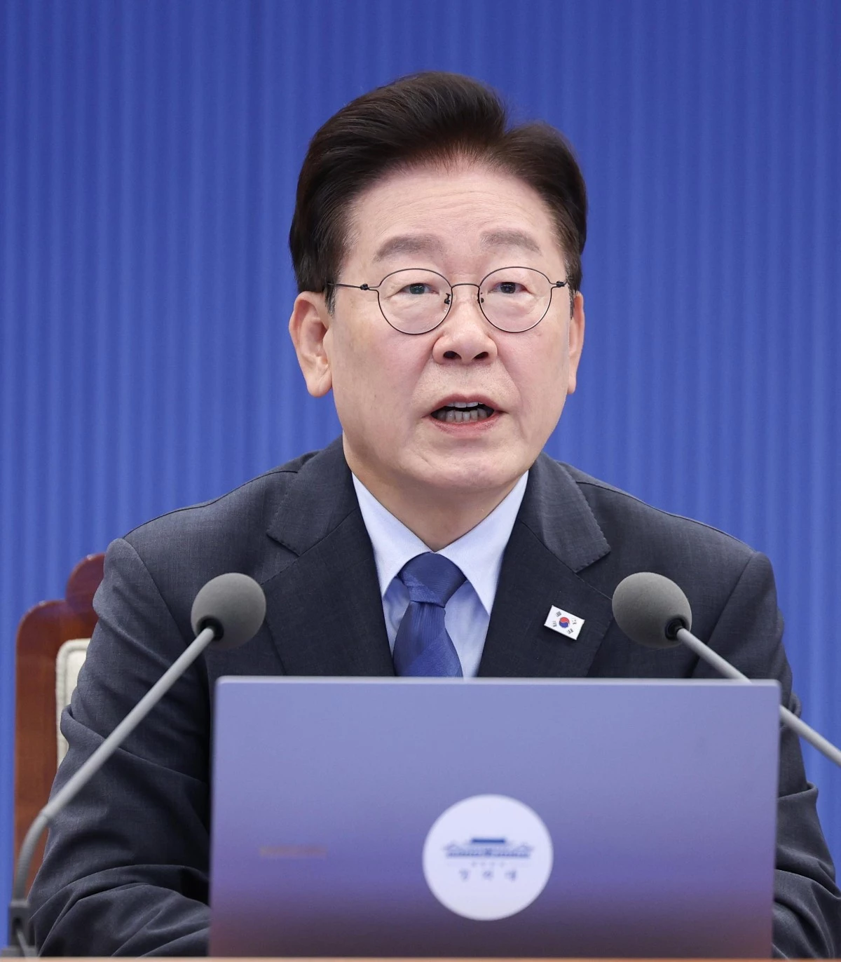 이재명 대통령이 11일 청와대에서 열린 수석보좌관회의에서 발언하고 있다. / 뉴스1