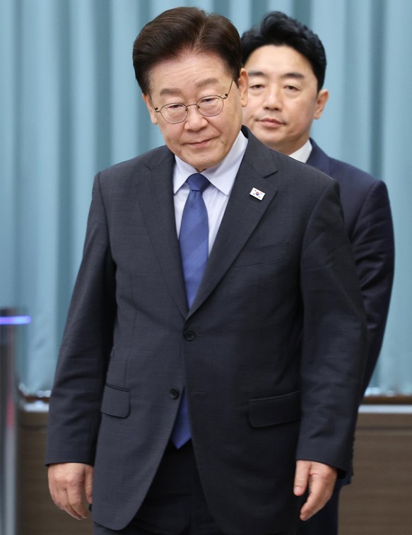 이재명 대통령, 강훈식 비서실장 / 뉴스1