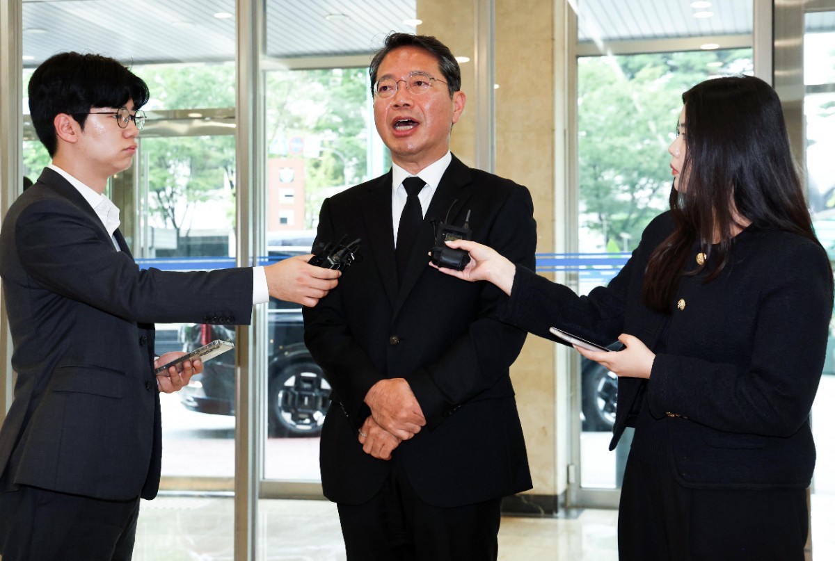 김승원 법무부 장관 후보가 14일 오전 서울 종로구 적선현대빌딩에 마련된 인사청문회 준비 사무실로 출근하고 있다. / 뉴스1