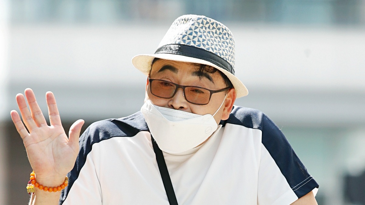 희귀병으로 목 90도 꺾였던 이봉주 근황, 사람들 다 놀라고 있다