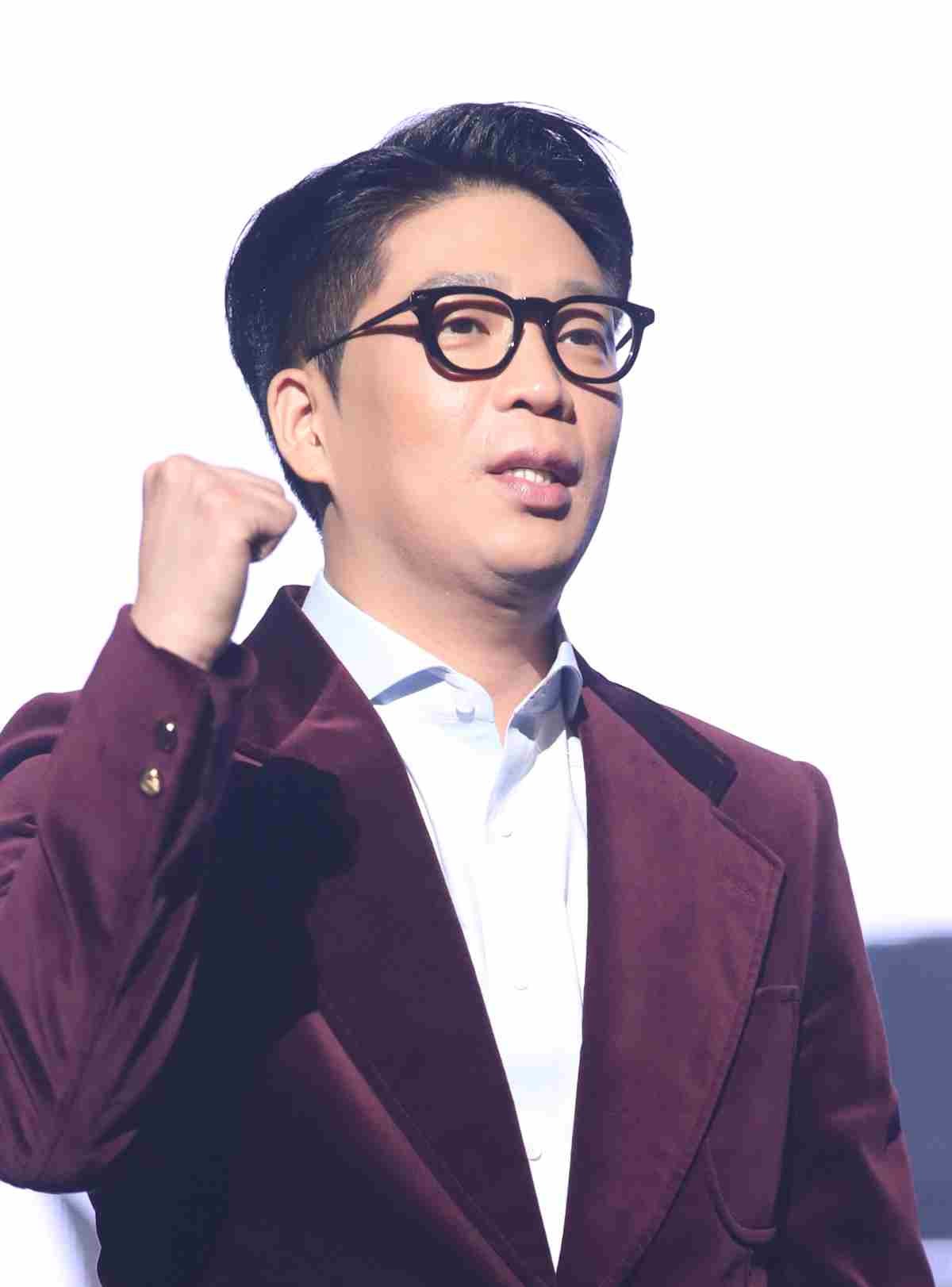 래퍼 MC몽이 2019년 서울 광진구 YES24 라이브홀에서 열린 음감회에 참석해 포즈를 취하고 있다. / 뉴스1