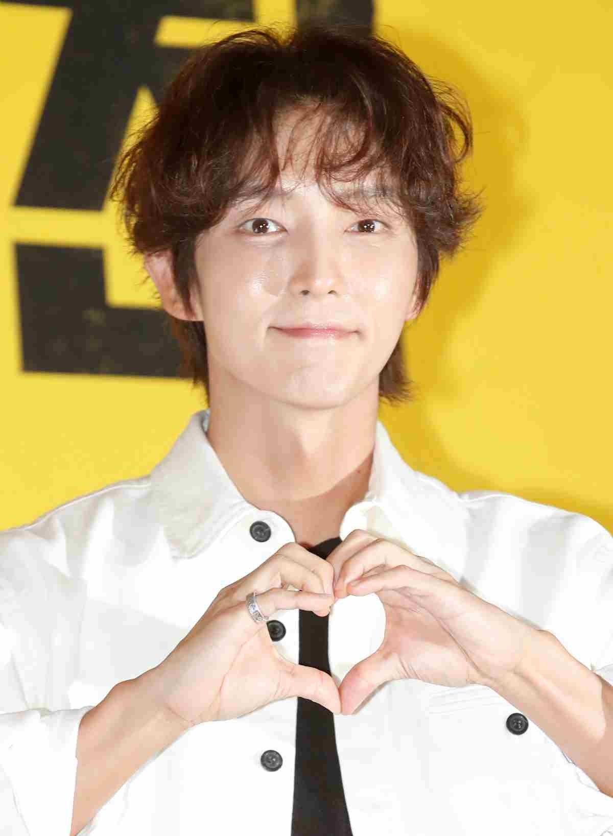배우 이준기가 2023년 서울 용산구 CGV 용산아이파크몰에서 열린 영화 '비공식작전‘(감독 김성훈) VIP 시사회에서 포즈를 취하고 있다 / 뉴스1