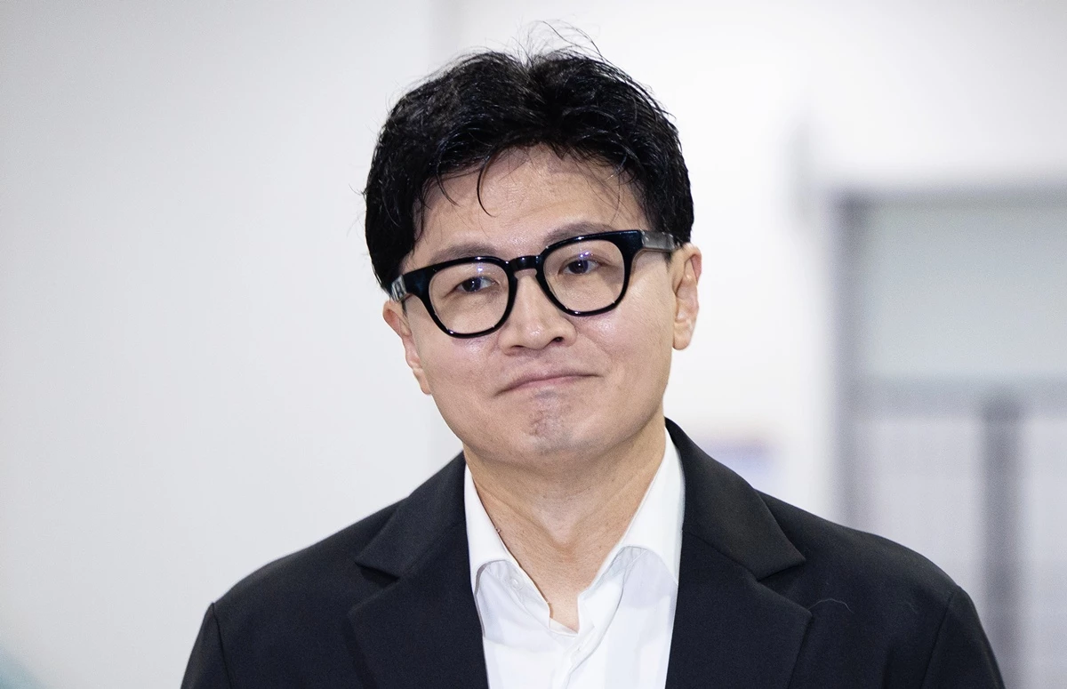 한동훈 무소속 의원이 서울 여의도 국회 소통관에서 김승원 법무부 장관 후보자 관련 기자회견을 위해 기자회견장으로 들어서고 있다. 기사 이해를 돕기 위한 자료 사진 / 뉴스1