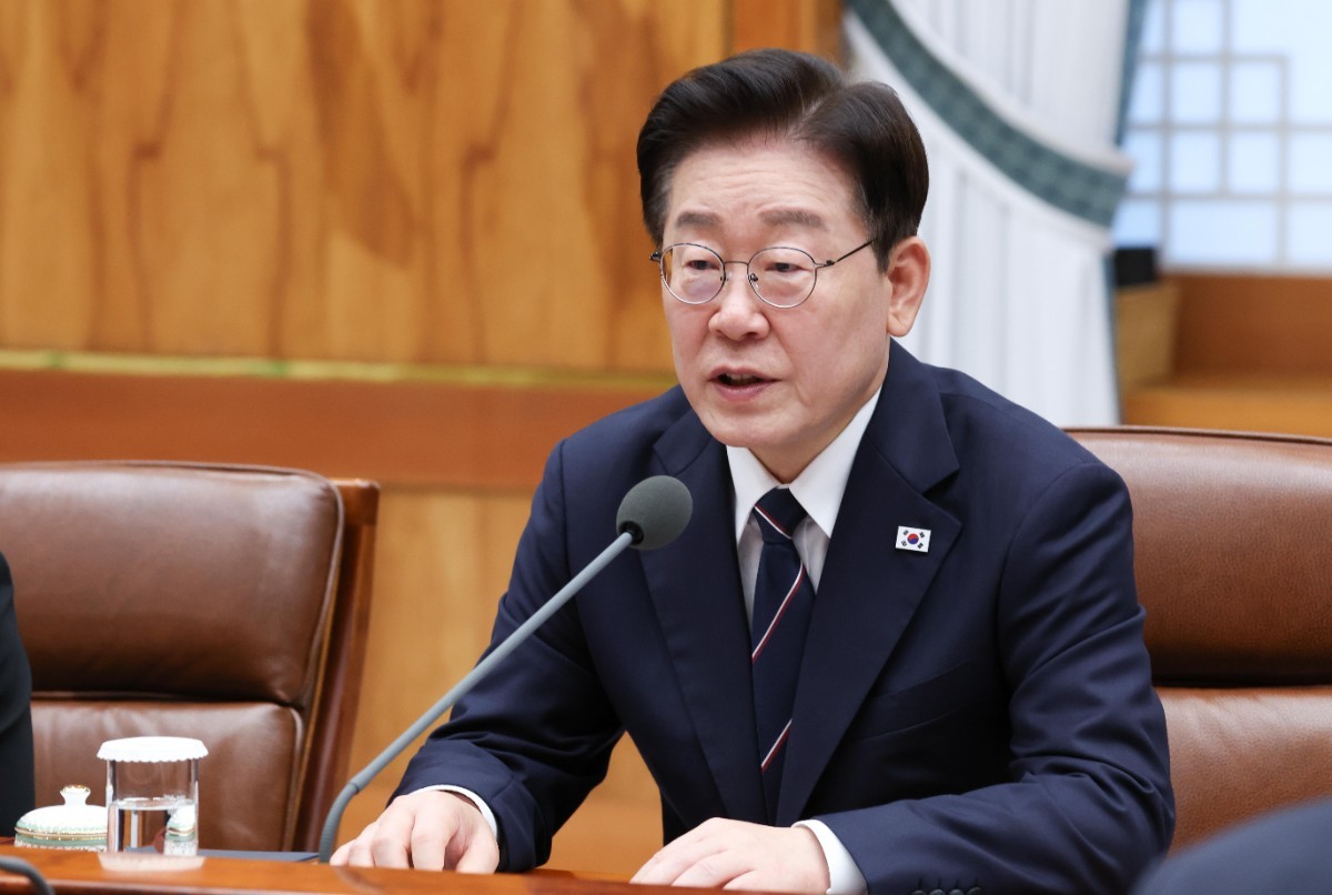 이재명 대통령이 14일 청와대에서 열린 샤브카트 미르지요예프 우즈베키스탄 대통령과의 확대회담에서 발언하고 있다. / 뉴스1